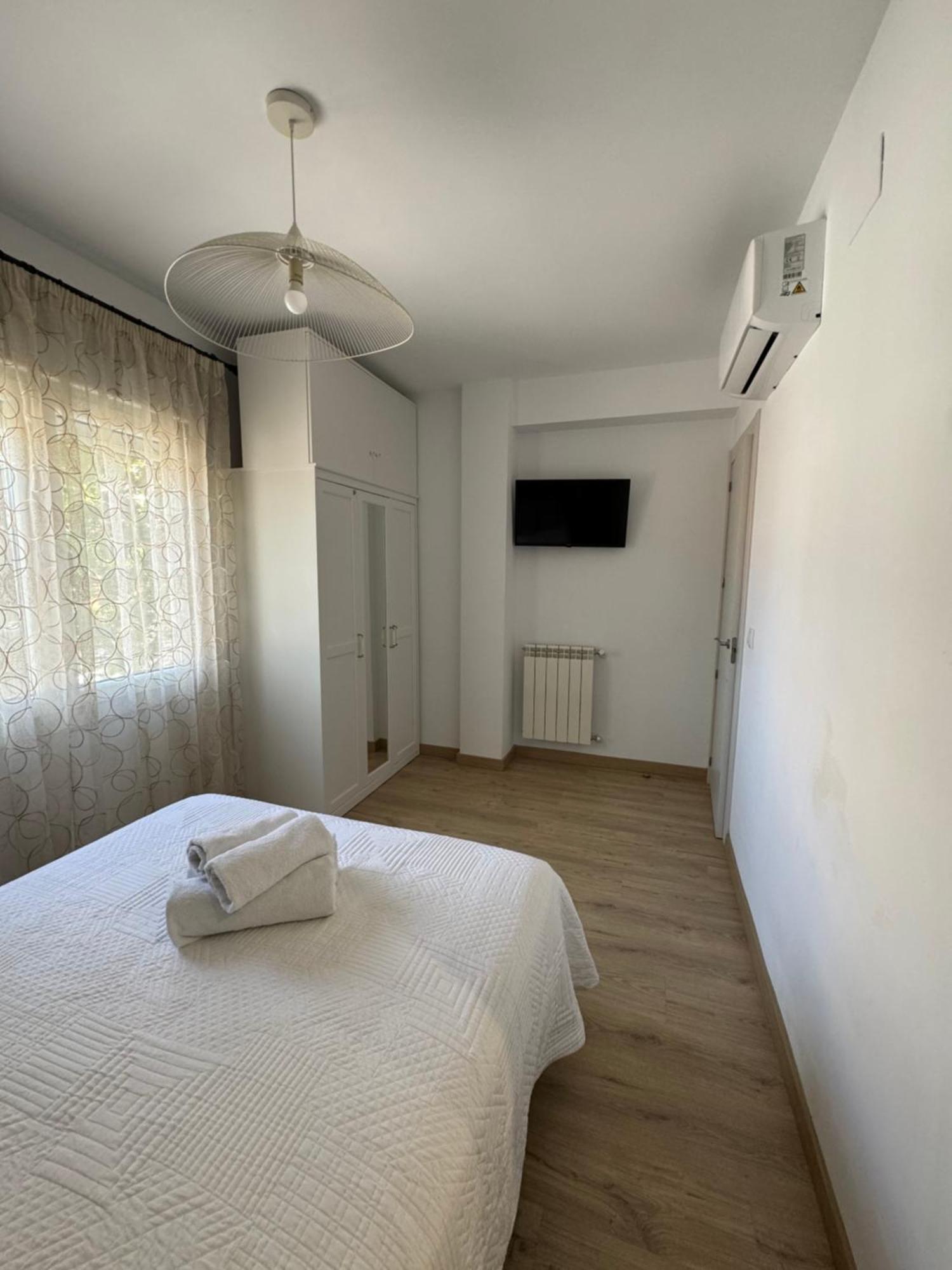 דירות אלקאלה דה הנארס Alcala Luxury Piso Completo De 80M מראה חיצוני תמונה