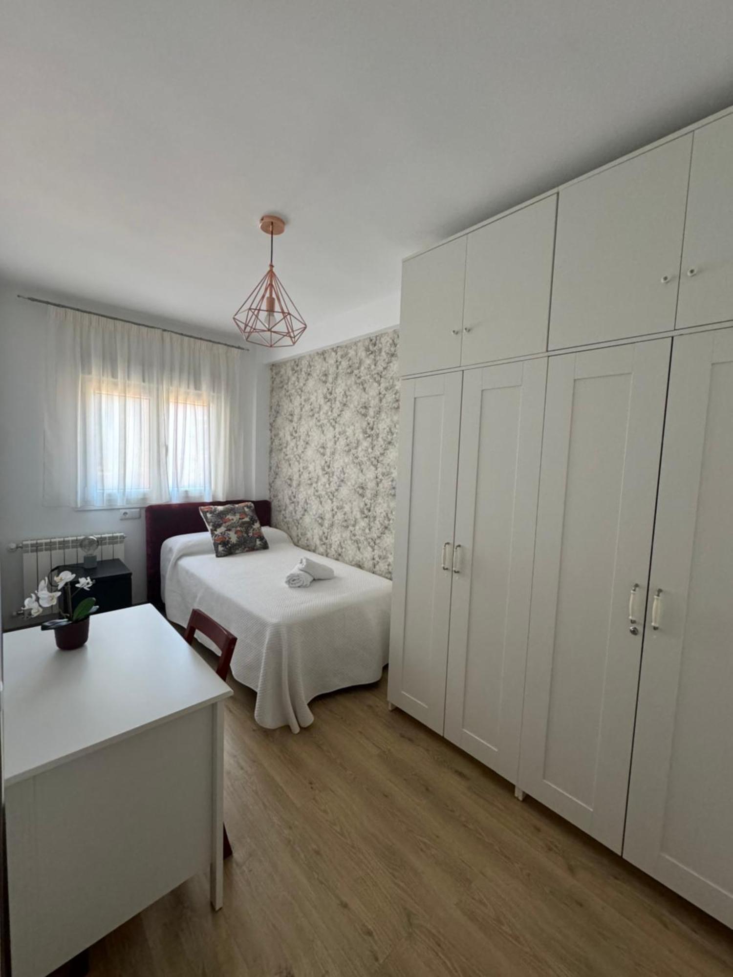 דירות אלקאלה דה הנארס Alcala Luxury Piso Completo De 80M מראה חיצוני תמונה