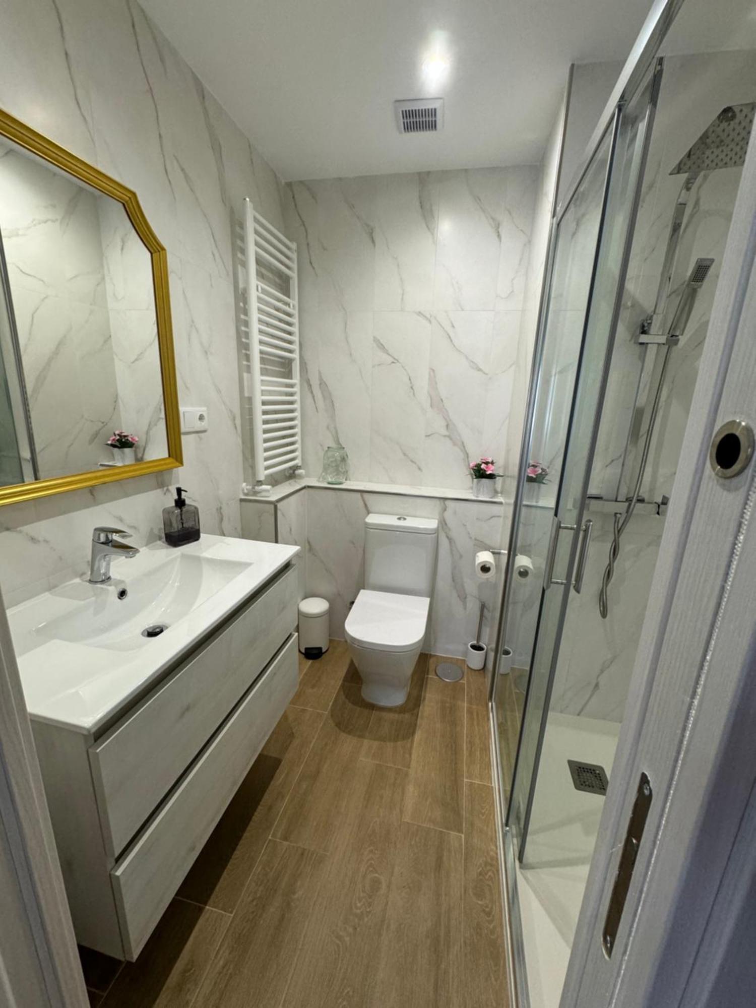 דירות אלקאלה דה הנארס Alcala Luxury Piso Completo De 80M מראה חיצוני תמונה